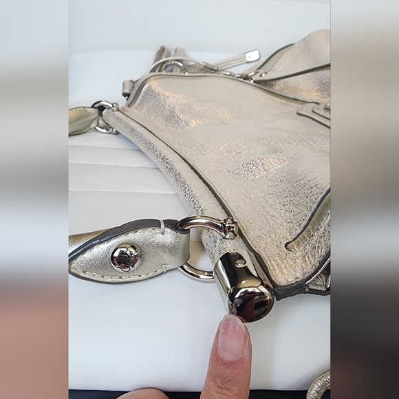 Coach Flagship Chelsea Dowel Shimmer Gold & Silver Shoulder Hand Bag - Picture 5 of 8